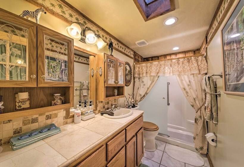 Pet Friendly Ruidoso Cabin W/ Hot Tub & Fire Pit