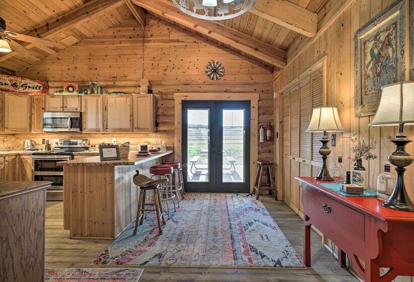 Remote Cabin W/ Gas Stove < 7 Mi To Town!