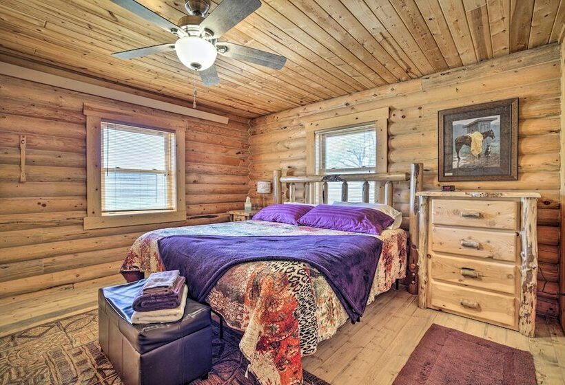 Remote Cabin W/ Gas Stove < 7 Mi To Town!
