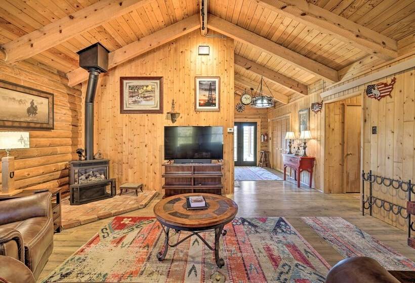Remote Cabin W/ Gas Stove < 7 Mi To Town!