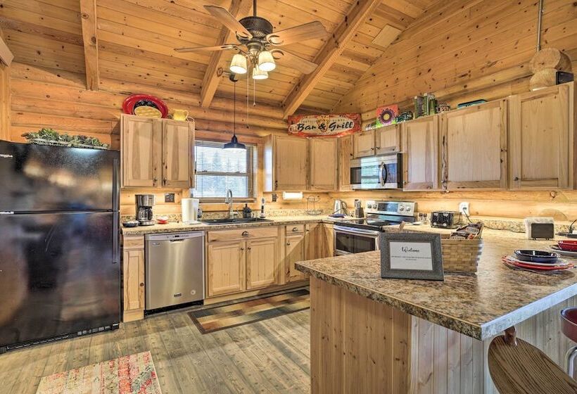 Remote Cabin W/ Gas Stove < 7 Mi To Town!