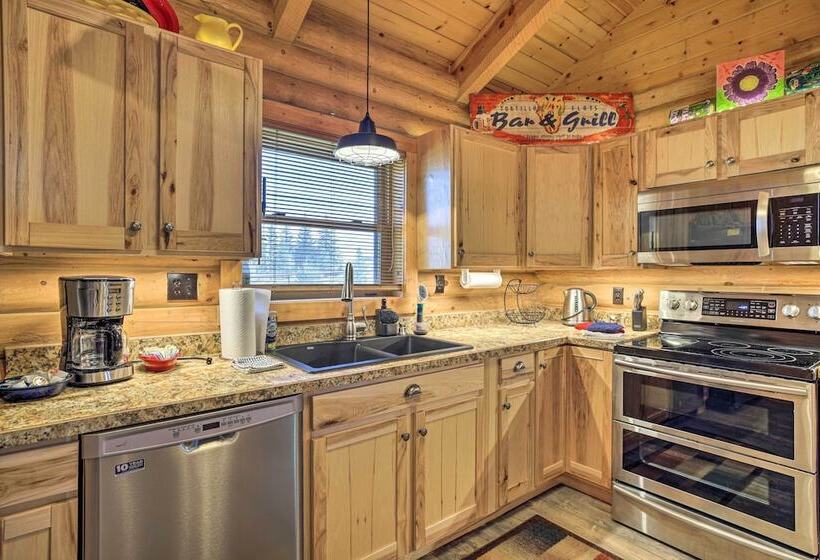 Remote Cabin W/ Gas Stove < 7 Mi To Town!