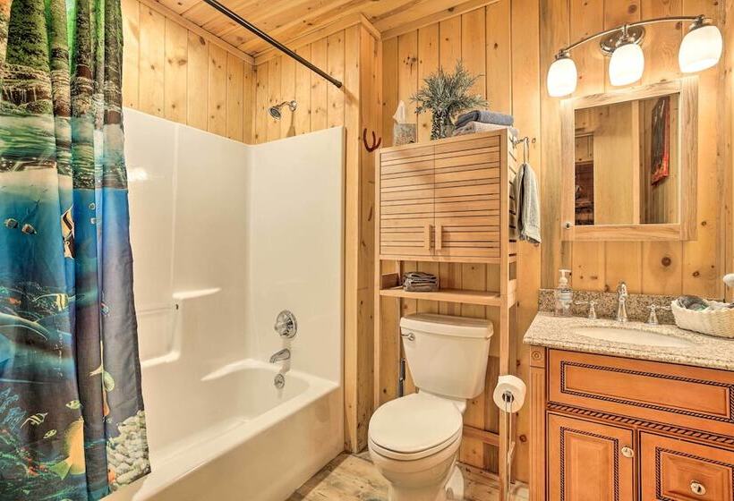 Remote Cabin W/ Gas Stove < 7 Mi To Town!