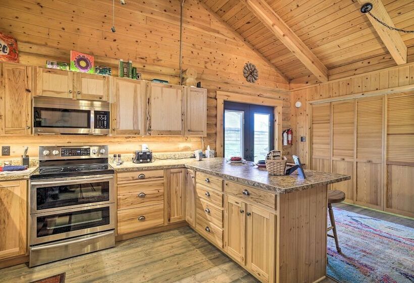 Remote Cabin W/ Gas Stove < 7 Mi To Town!
