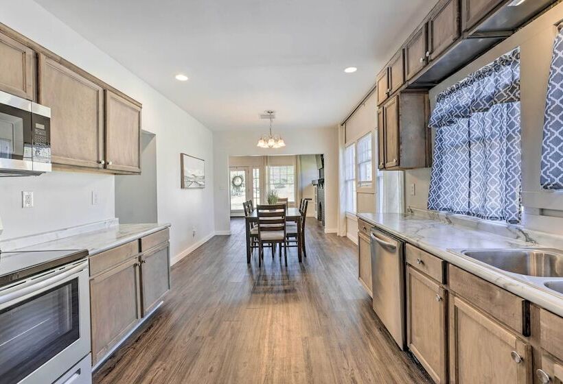 Renovated Birmingham Home ~ 2 Mi To Dtwn!