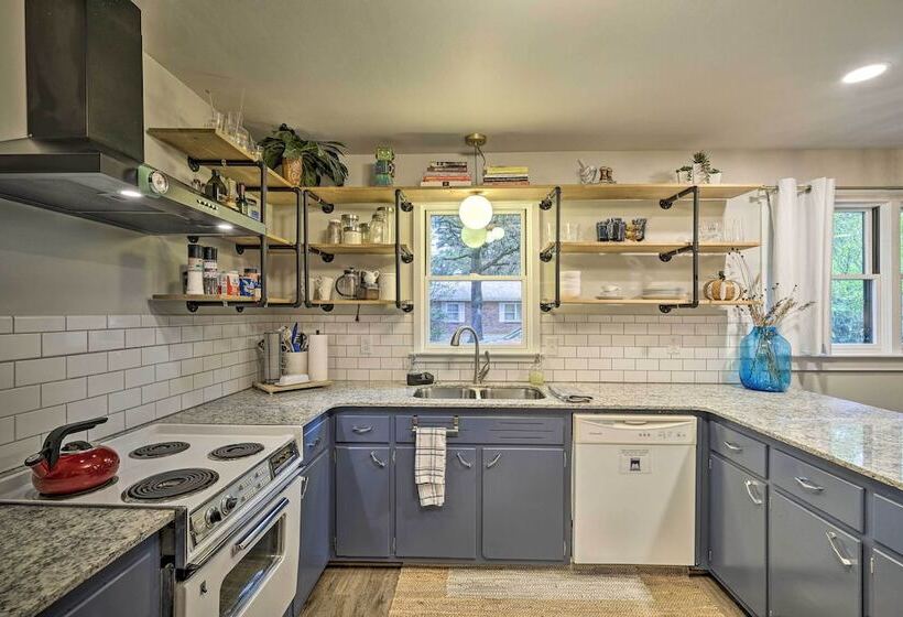 Renovated Eureka Springs Home   1 Mi To Downtown!