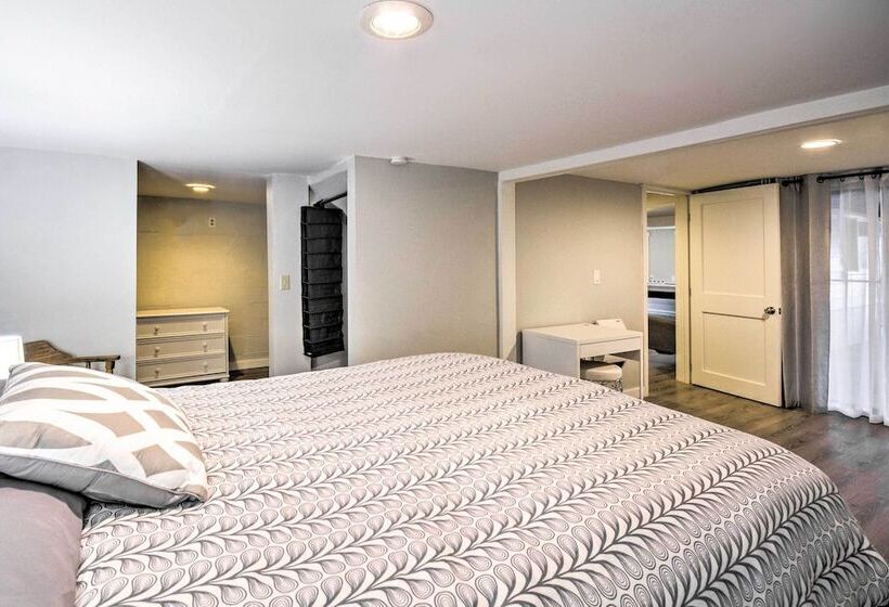 Renovated Kingston Home: Game Room & Deck!