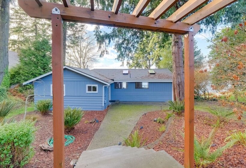 Renovated Kingston Home: Game Room & Deck!