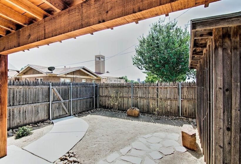 Renovated Modern Home W/ Patio, Walk To Texas Tech