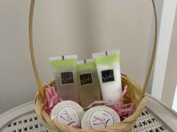 Резиденция Entire 3 Bedroom Home In Oldham   Guest House