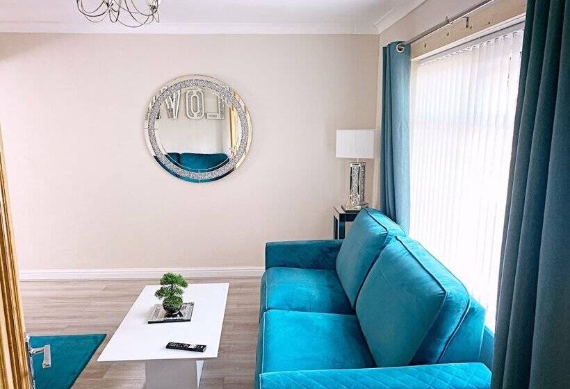 Резиденция Entire 3 Bedroom Home In Oldham   Guest House