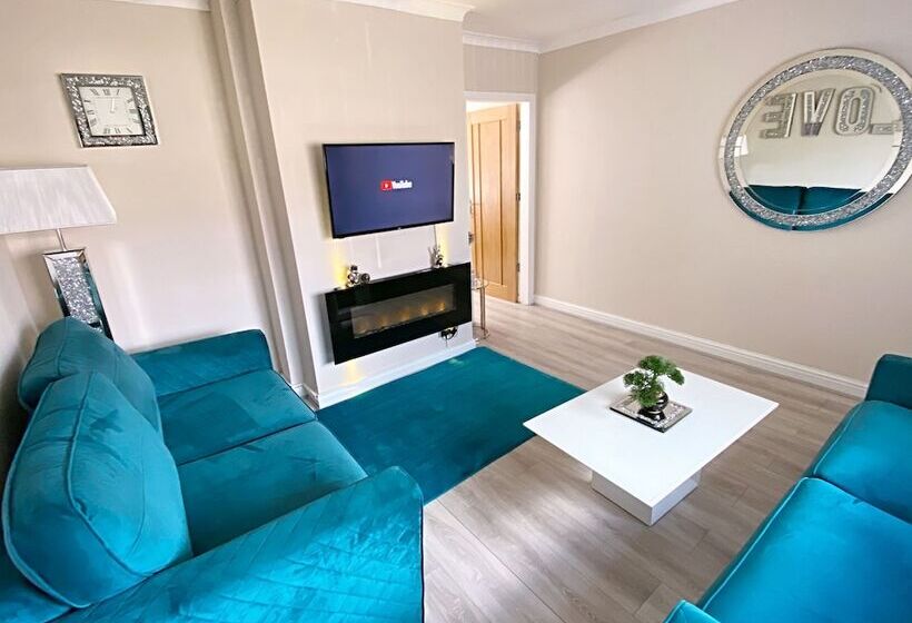 Резиденция Entire 3 Bedroom Home In Oldham   Guest House