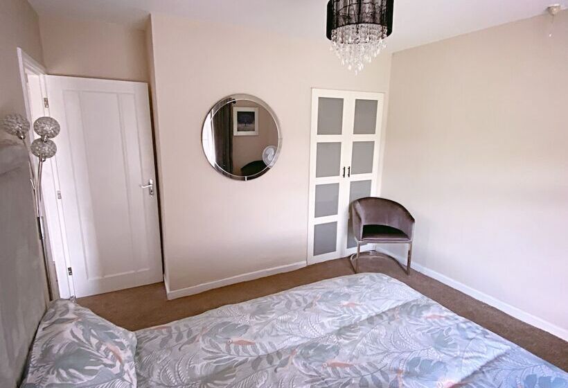 Резиденция Entire 3 Bedroom Home In Oldham   Guest House