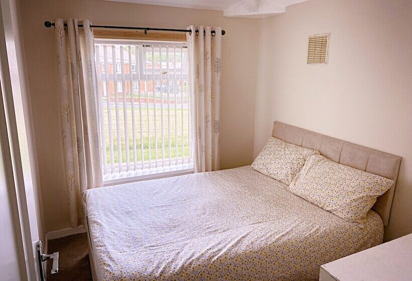 Резиденция Entire 3 Bedroom Home In Oldham   Guest House