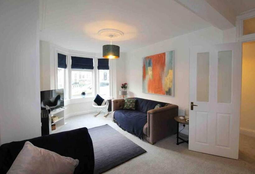 דירת נופש Remarkable 3 Bed House In Bath