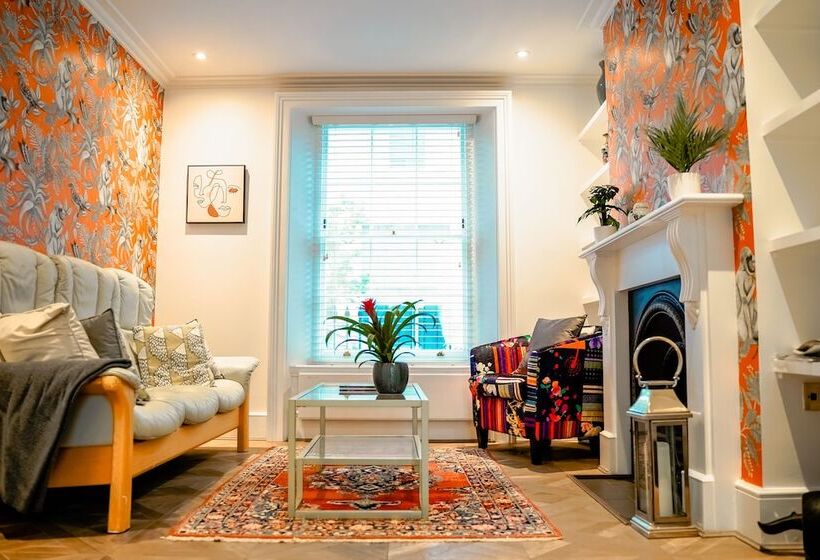 住所 Beautiful & Historic Victoria 3brs Retreat With Ac