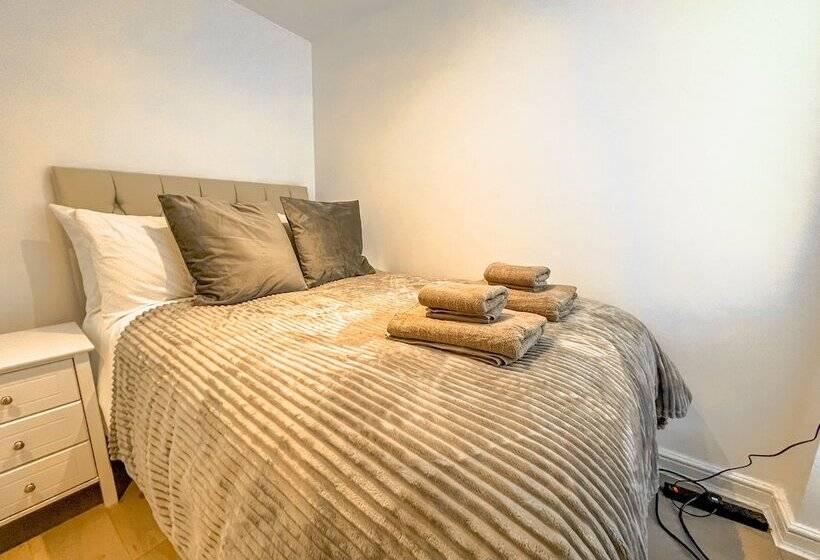 住所 Beautiful & Historic Victoria 3brs Retreat With Ac