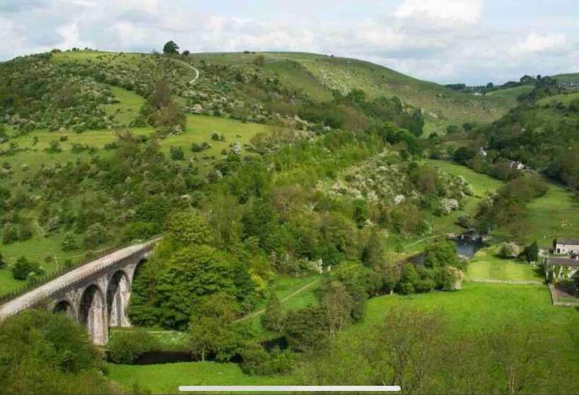 اقامتگاه 2 Bed House In Chesterfield Free Parking Garden