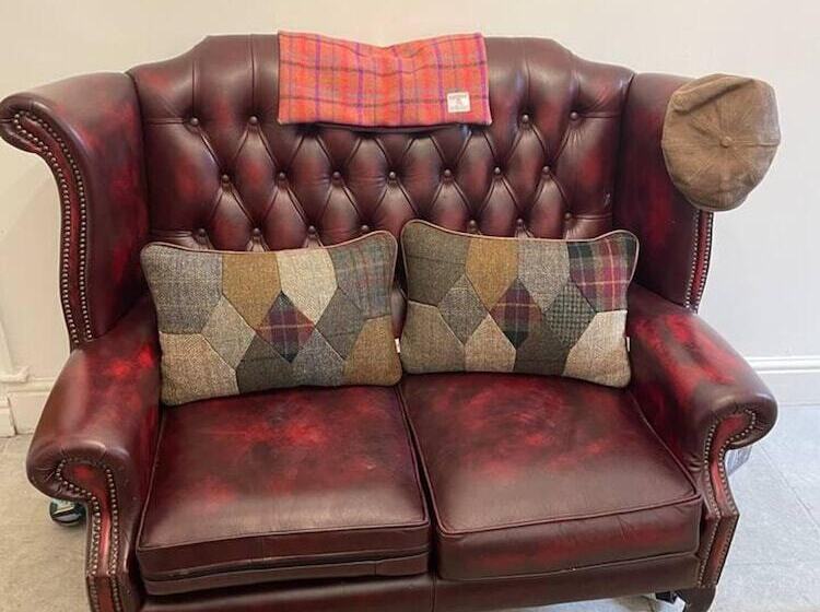 اقامتگاه 2 Bed House In Chesterfield Free Parking Garden