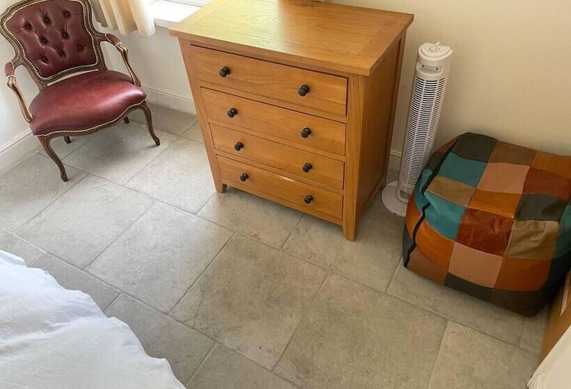 اقامتگاه 2 Bed House In Chesterfield Free Parking Garden