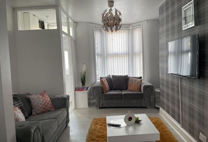 דירת נופש Charming 2 Bed House In Wavertree Liverpool