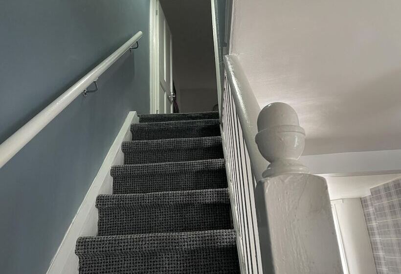 דירת נופש Charming 2 Bed House In Wavertree Liverpool