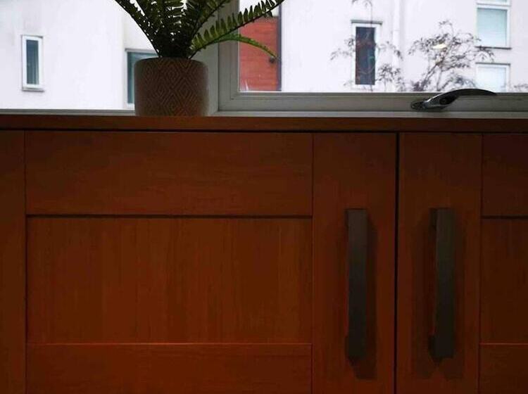 Резиденция Dellehomes Remarkable 4 Bed House In Manchester