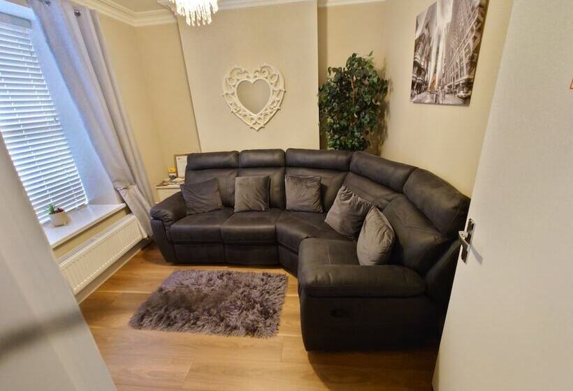 レジデンス Helens House Derry City Centre Remarkable 3 Bed