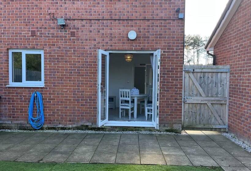 レジデンス Remarkable 3 Bed House In Wirral