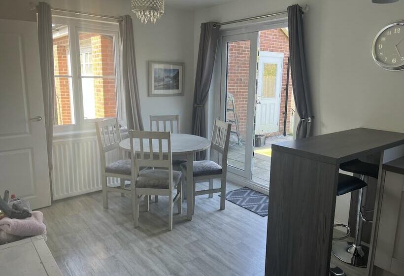 レジデンス Remarkable 3 Bed House In Wirral