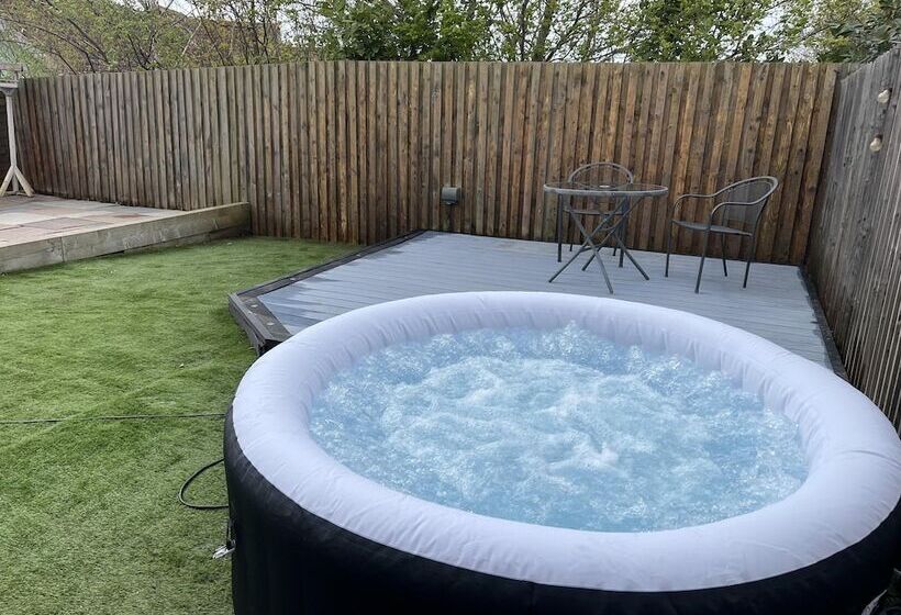 レジデンス Remarkable 3 Bed House In Wirral