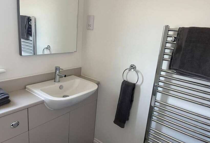 レジデンス Remarkable 3 Bed House In Wirral