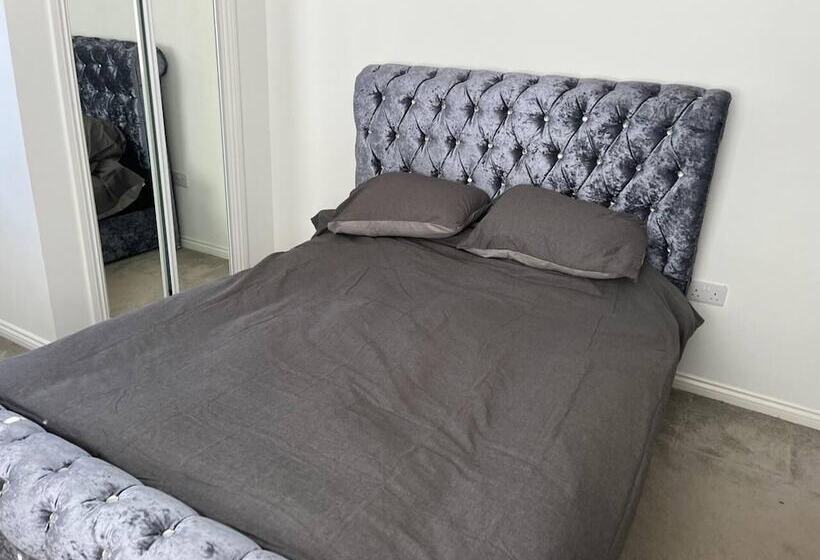 レジデンス Remarkable 3 Bed House In Wirral