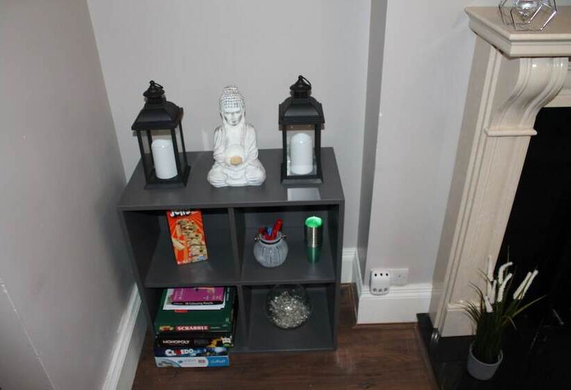 إقامة Stunning 4 Bed House In Belfast