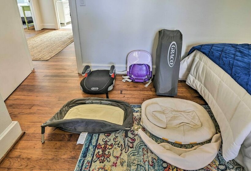 Retro Bay Cottage Near Destin, Dog Friendly!