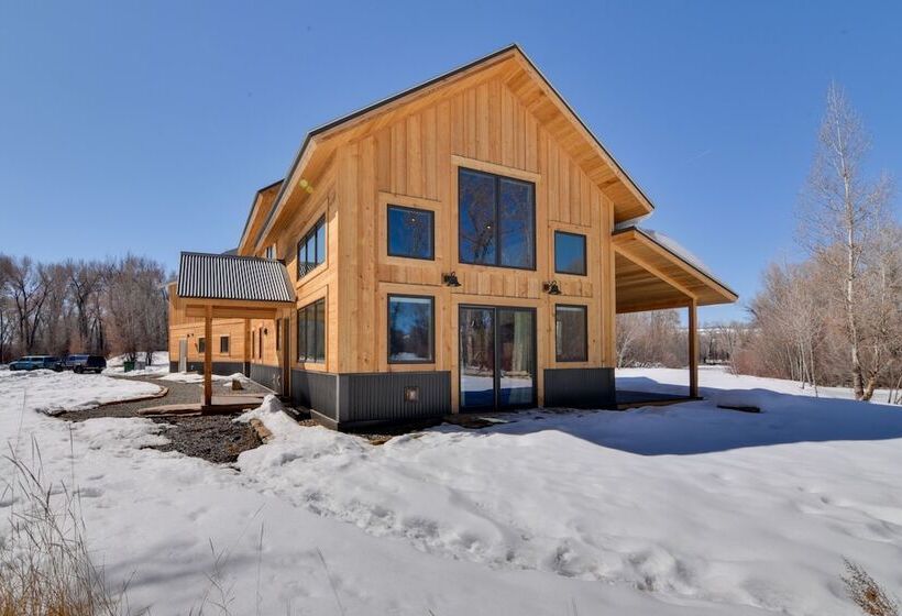 Riverfront Home W/ Bbq: 2 Mi To Downtown Gunnison!