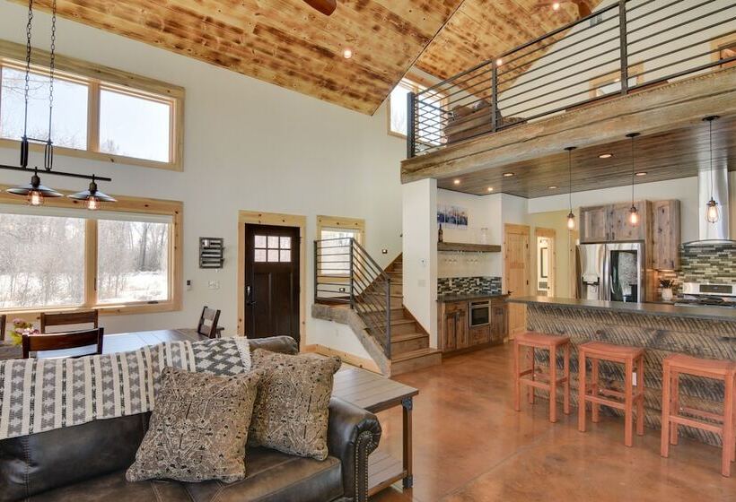 Riverfront Home W/ Bbq: 2 Mi To Downtown Gunnison!