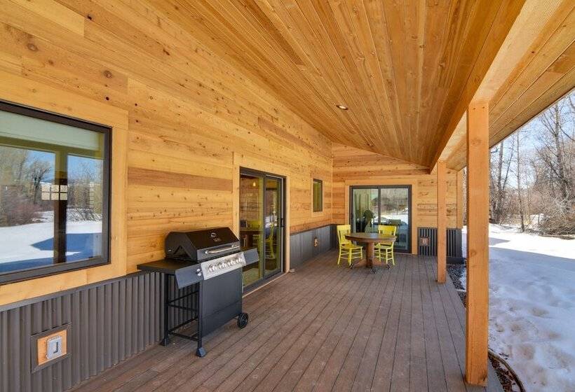 Riverfront Home W/ Bbq: 2 Mi To Downtown Gunnison!