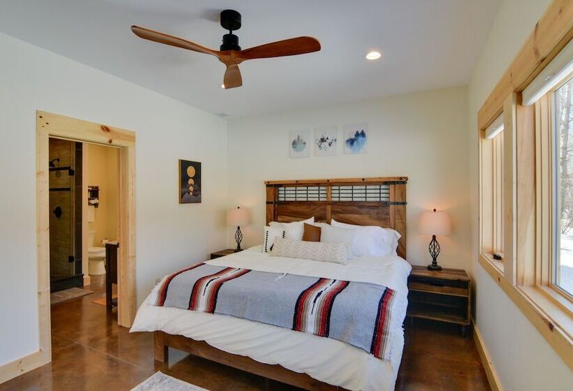 Riverfront Home W/ Bbq: 2 Mi To Downtown Gunnison!