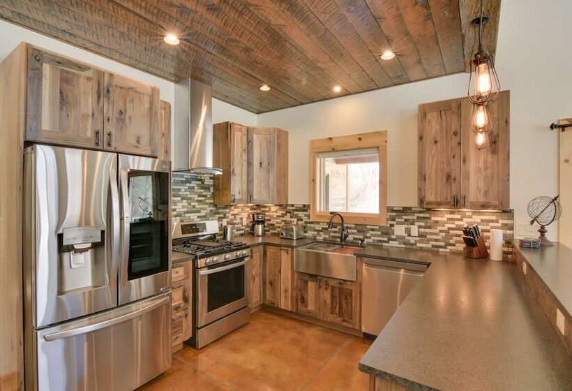 Riverfront Home W/ Bbq: 2 Mi To Downtown Gunnison!