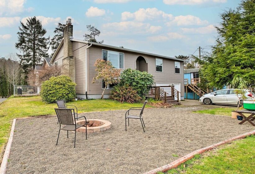 Rockaway Beach Vacation Rental: Walk To Ocean