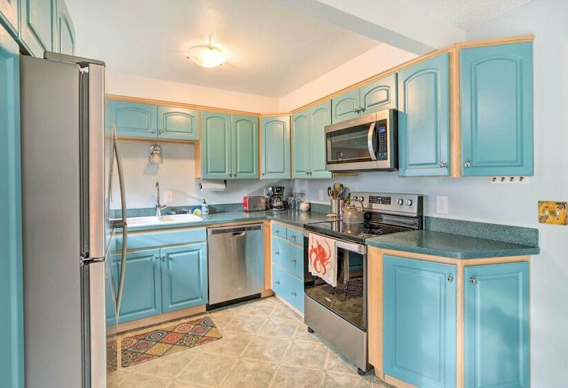 Rockaway Beach Vacation Rental: Walk To Ocean