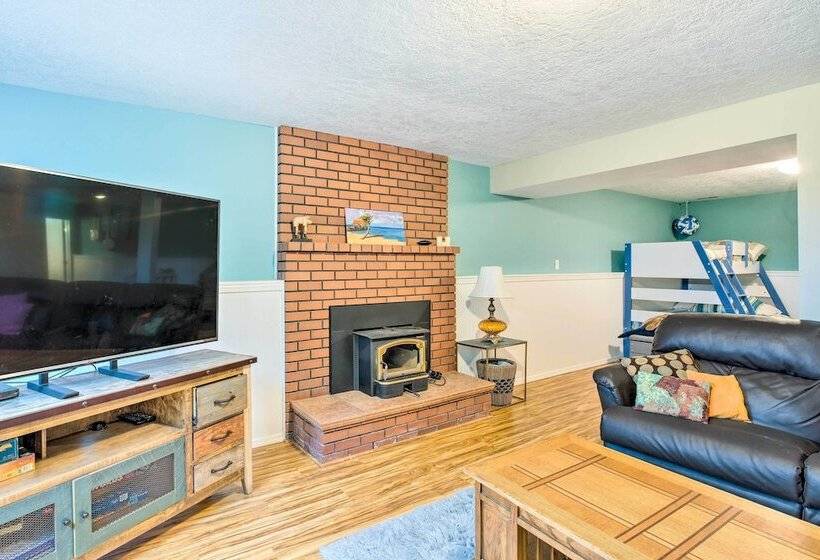 Rockaway Beach Vacation Rental: Walk To Ocean