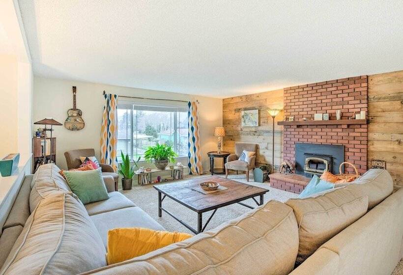 Rockaway Beach Vacation Rental: Walk To Ocean