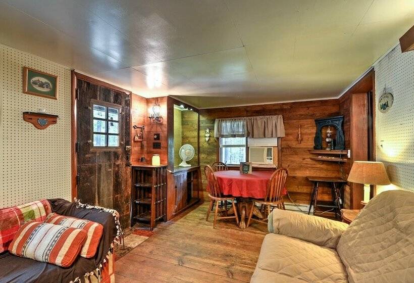 Rustic Bedford Cabin Near Hunting & Fishing