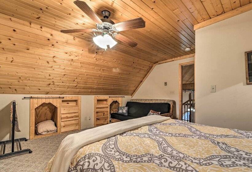 Rustic Cabin In The Woods: 6 Mi To Snowshoe Resort