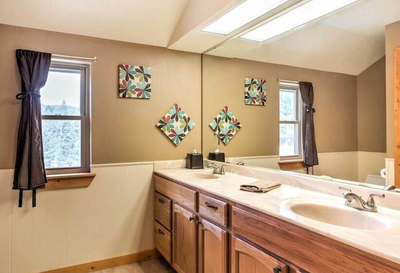 Cloudcroft Home W/ Spacious Stargazing Deck!