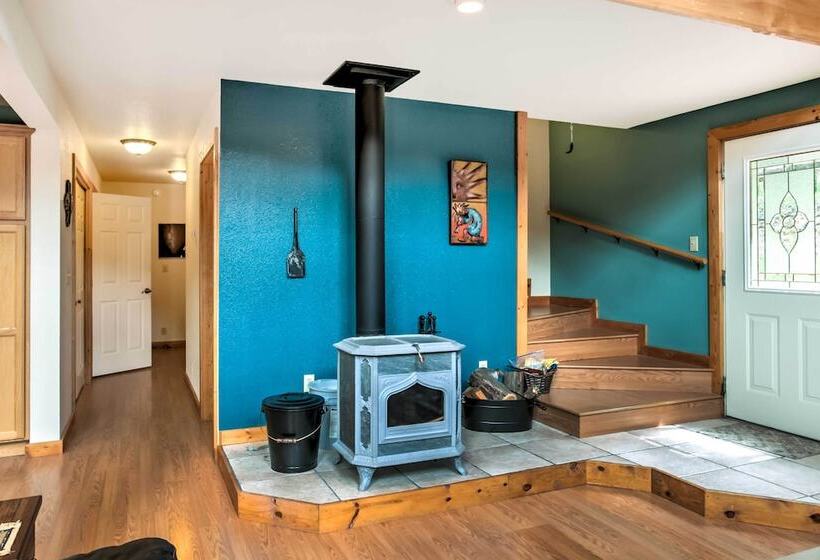 Cloudcroft Home W/ Spacious Stargazing Deck!