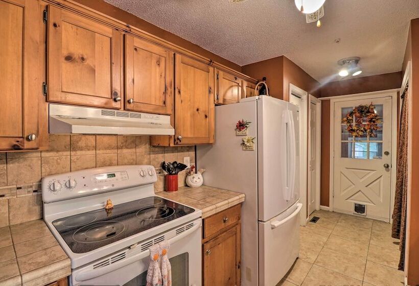 Rustic Red Cabin W/ Deck In Maggie Valley Club!