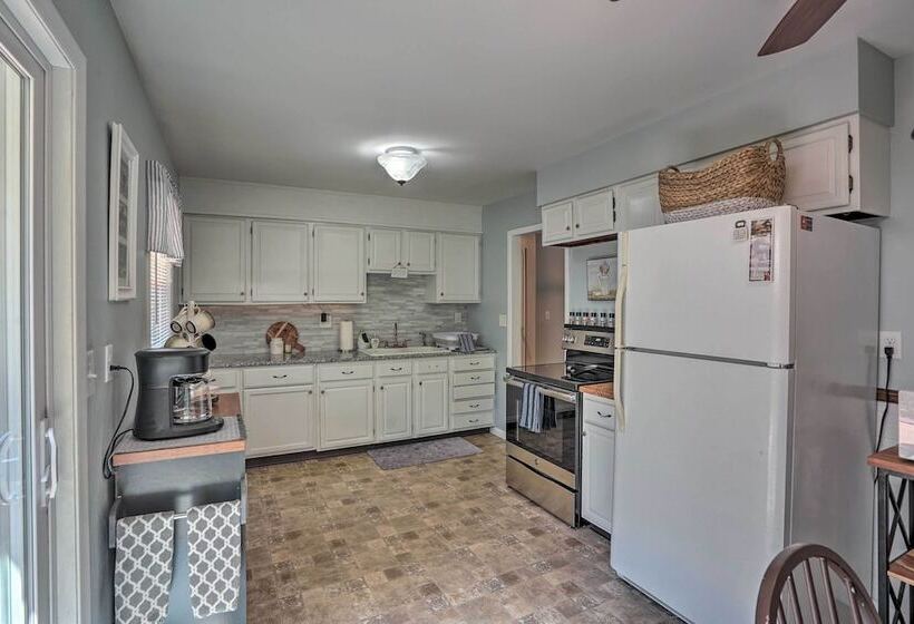 Saratoga Springs Haven W/ Pool + Fire Pit!